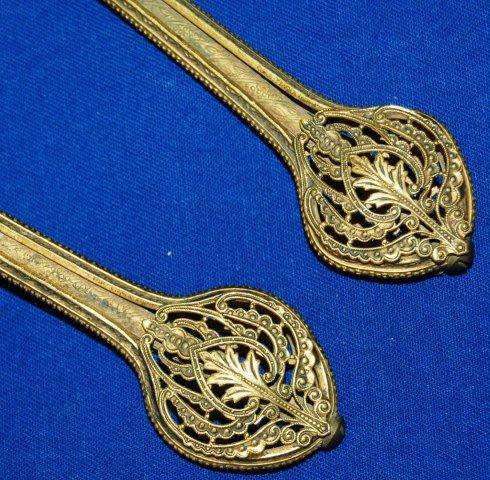 Beautiful Vintage Embroidered 3 Piece Vanity Set - Mirror Length 325mm - Good condition.