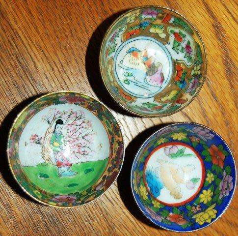 Japanese Pin Dish (See back stamp) & 3 Miniature Bowls- Pin dish Dia 120mm