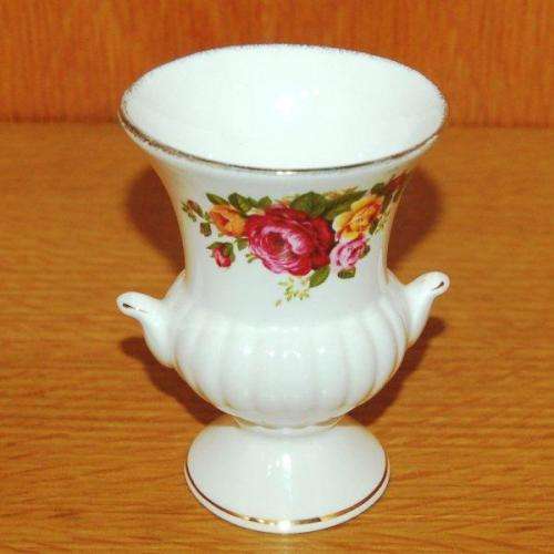 Small LU PAD Bone China Posy Vase - Height 100mm