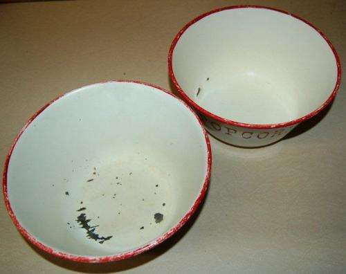 Vintage Pair of Large Enamel Popcorn Bowls - Some Wear Noted - Diameter 250mm Depth 120mm