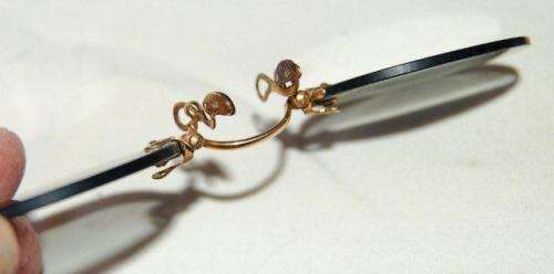 Antique (Circa 1910) - Pince nez - "Fits-U" Gold Plated Sunglasses in Original Case. See description