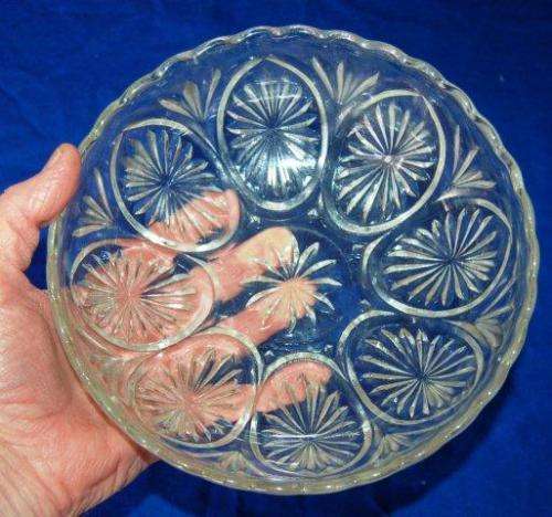 2 Attractive Glass Bowls - As per pictures - Sold as one lot - Largest Diameter 205mm