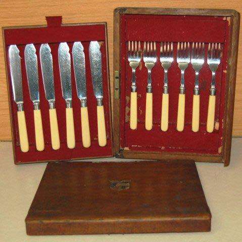 Mappin & Webb Silver Plated 12 Pce Fish Knife & Fork Set - Knife Length 205mm Read description.