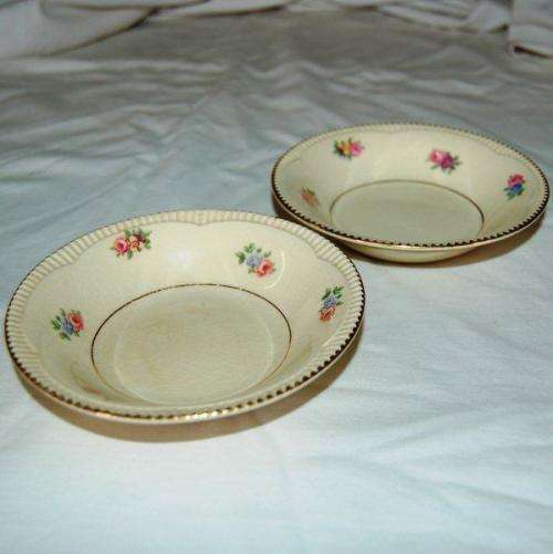 Beautiful Pair of Clarice Cliff Pin Dishes - Dia. 125mm