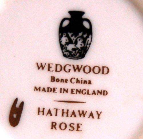 Wedgwood Hathaway Rose Vase & Stone Vase - Tallest 150mm