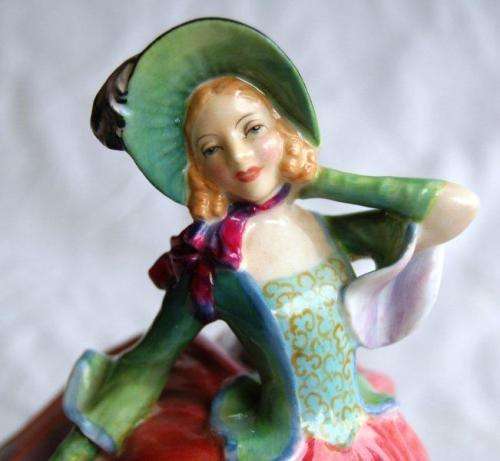 Royal Doulton "Autumn Breezes" HN1911 - Height 205mm