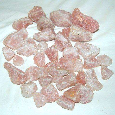 Rose Quartz - 39 Assorted Sizes - Total weight 3.5 kg's - See all pictures