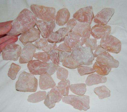 Rose Quartz - 45 Assorted Sizes - Total weight 3.7kg's - See all pictures