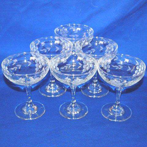 6 Grape Design Champagne Glasses