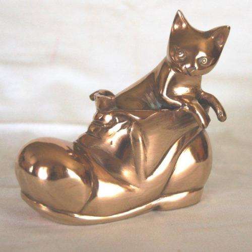Adorable Quality Brass Puss-In-Boots - Height 120mm Length 120mm