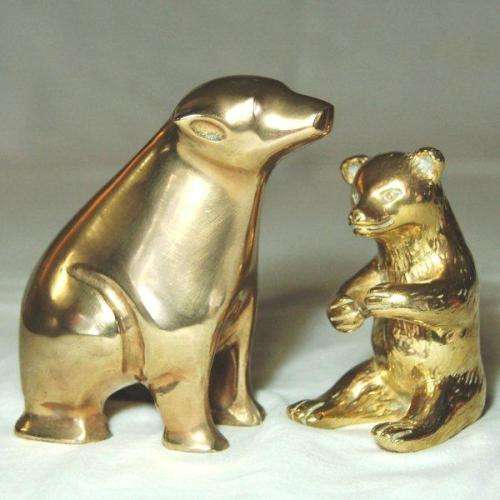 2 Brass Bears (Smaller Bear is made of heavy solid brass) Large bear is 95mm.