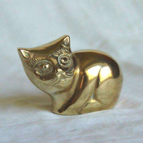 Sweet Little Curled Up Brass Cat - Height 50mm
