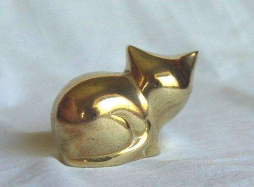Sweet Little Curled Up Brass Cat - Height 50mm