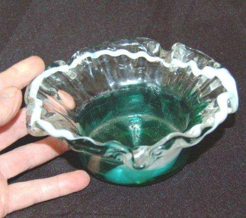 Attractive Glass Ashtray - Diameter 150mm Depth 65mm