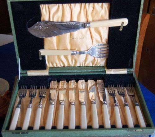 Boxed E.P.N.S. Henwood Fish Cutlery Set