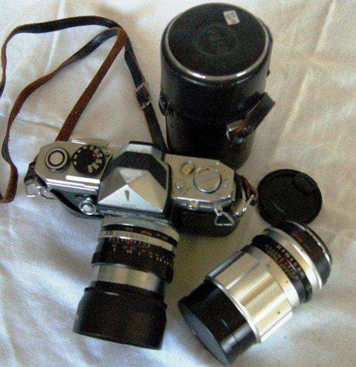 Petri Flex 35mm with two lenses - See details below.