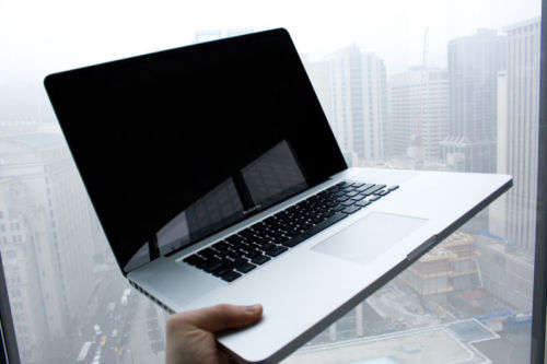 Apple MacBook Pro 17-inch | Core i5 2.53GHz | 6GB RAM | 500GB HDD | INTEL HD Graphics | 17inch