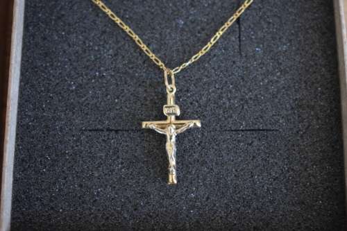 9ct Golden chain with crucifix INRI
