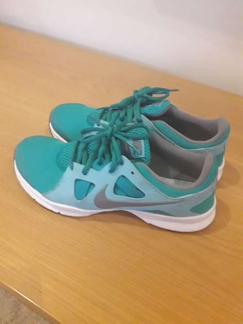 Ladies Nike training shoes size 5