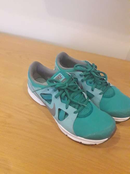 Ladies Nike training shoes size 5