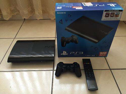 Sony PlayStation 3 500GB + 6 Games