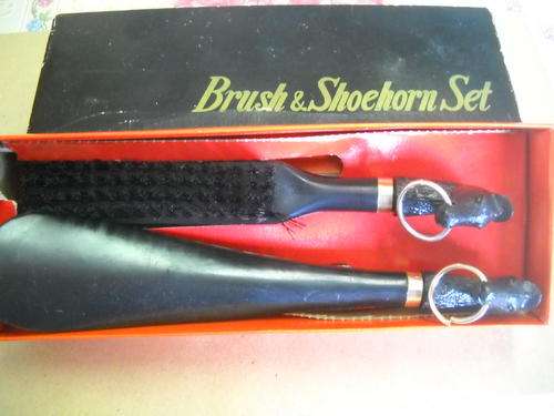 Verry Old Brush and Shoehorn Set