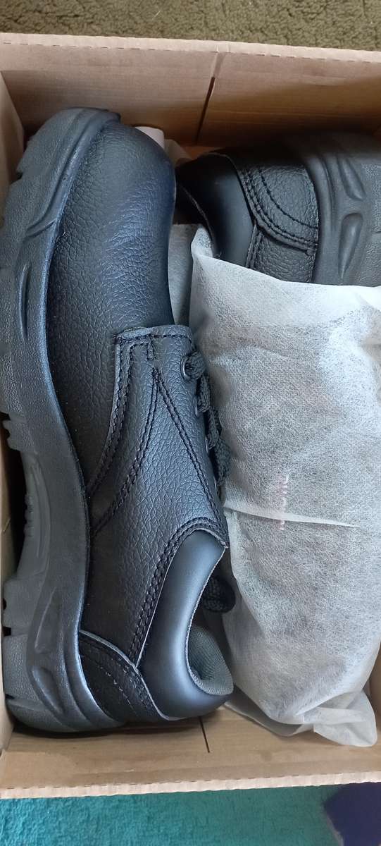 Brand New Nautic Safety Boots (size 9)