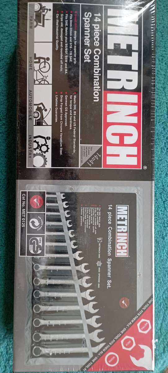 Brand new 14 piece Metrinch spanner set