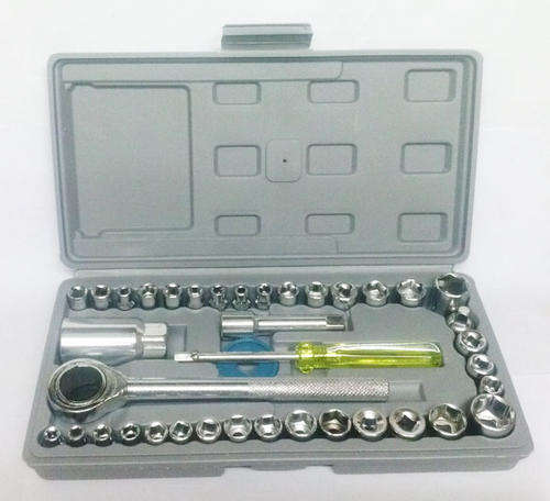 40 PIECE SOCKET WRENCH SET