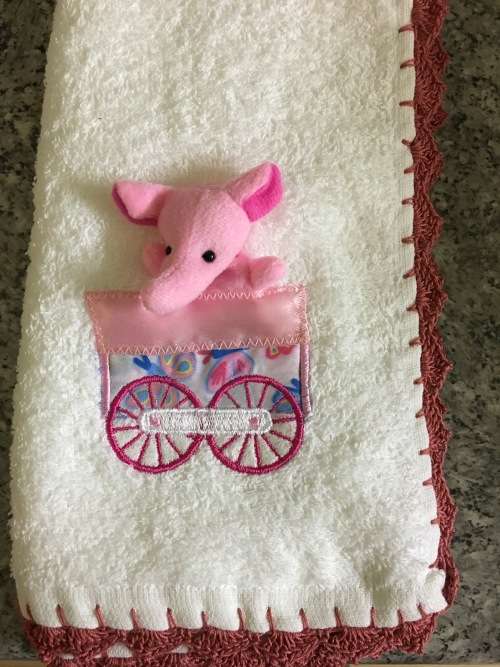 Sensory touch elephant burp cloth spoegdoek