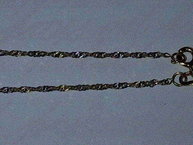 Stunning 9ct White & Yellow Gold Singapore Chain