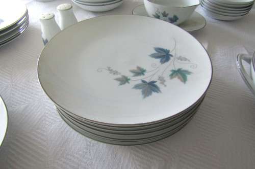 Noritake Vintage Series set of 6 side plates