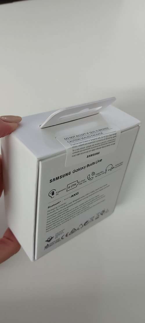 BRAND NEW! Samsung Galaxy Buds Live *FOR SALE!