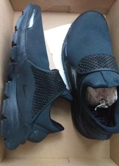 Genuine NIKE WOMENS SOCK DART PREMIUM SZ 5 TRIPLE BLACK 881186004