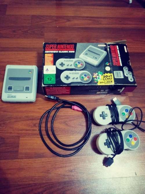 NINTENDO CLASSIC MINI SNES CONSOLE