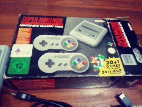 NINTENDO CLASSIC MINI SNES CONSOLE