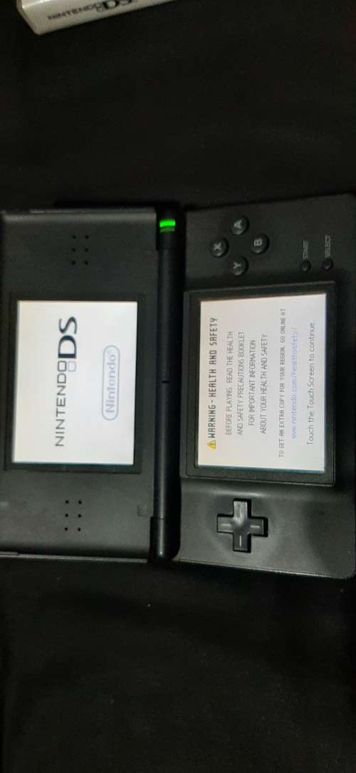 Nintendo DS Black lots of scratches + 8 games