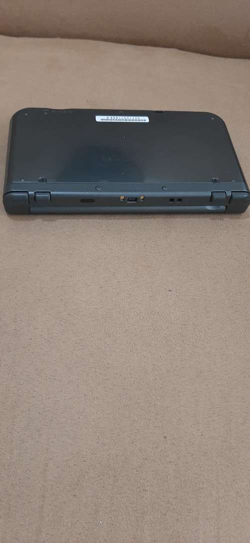 New Nintendo 3DS XL ( Very good condition)