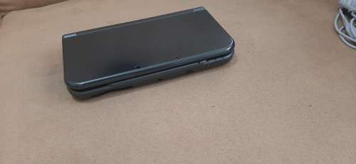 New Nintendo 3DS XL ( Very good condition)