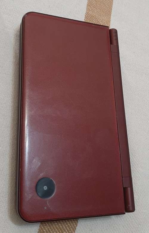 Nintendo DSi XL  with box( Good condition + 6 games)