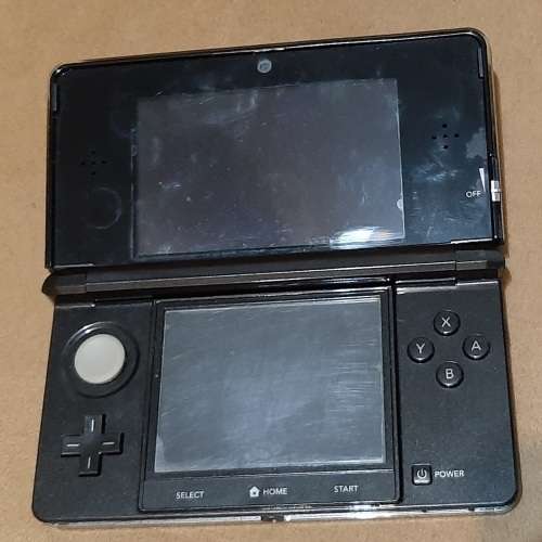 Nintendo 3DS ( Very Good Condition) + 3 Games