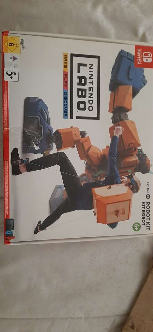 Nintendo Labo kit 2 ( like new, opened but not removed)