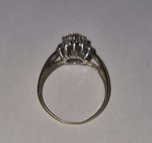 9ct YELLOW GOLD CLUSTER RING