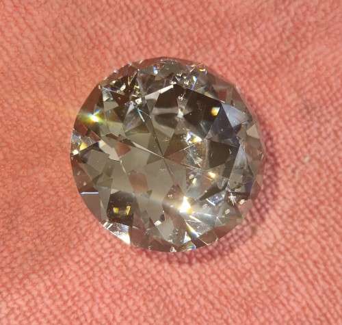 LOT OF 8 STUNNING CRYSTAL CUPBOARD/DRAWER HANDLES.