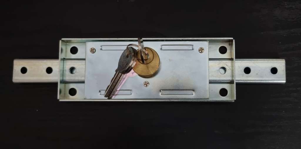 Roll up Garage Door/Roller Shutter Lock Mechanism with 3 keys