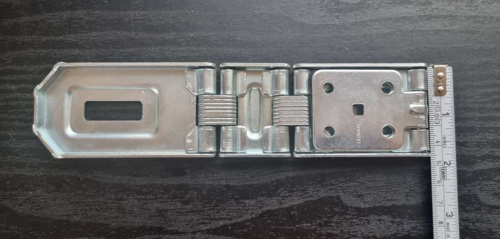 HASP TRIPLE HINGED VERTICAL SHACKLE