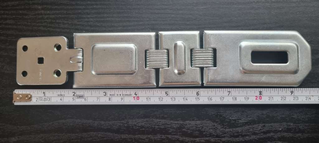 HASP TRIPLE HINGED VERTICAL SHACKLE
