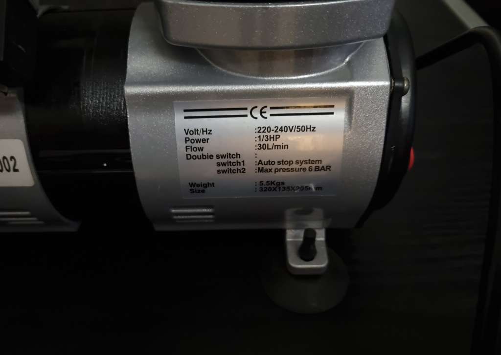 BARGAIN! 230V AIRBRUSH DUEL CYLINDER COMPRESSOR