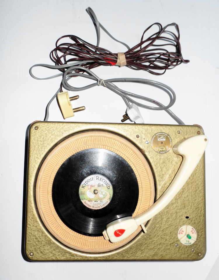 HIS MASTERS VOICE TURNTABLE PLAYER