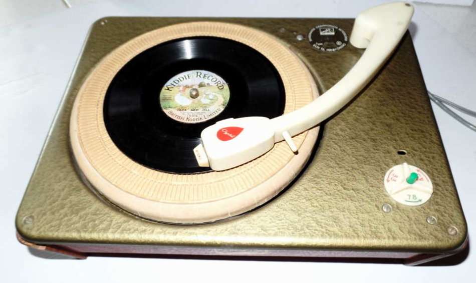 HIS MASTERS VOICE TURNTABLE PLAYER